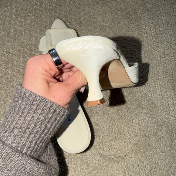 Manolo Blahnik Cream Suede Pointed-Toe Mules with Buckle - Picture 6 of 11